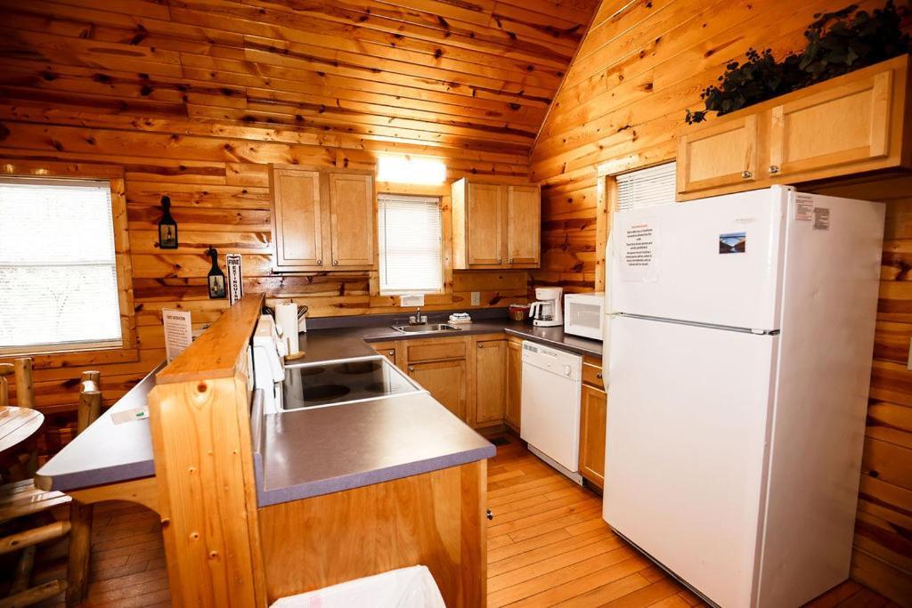 The Cabins At Pine Haven - Beckley Beaver Esterno foto