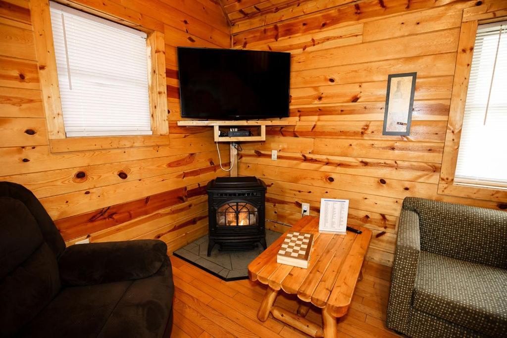 The Cabins At Pine Haven - Beckley Beaver Esterno foto