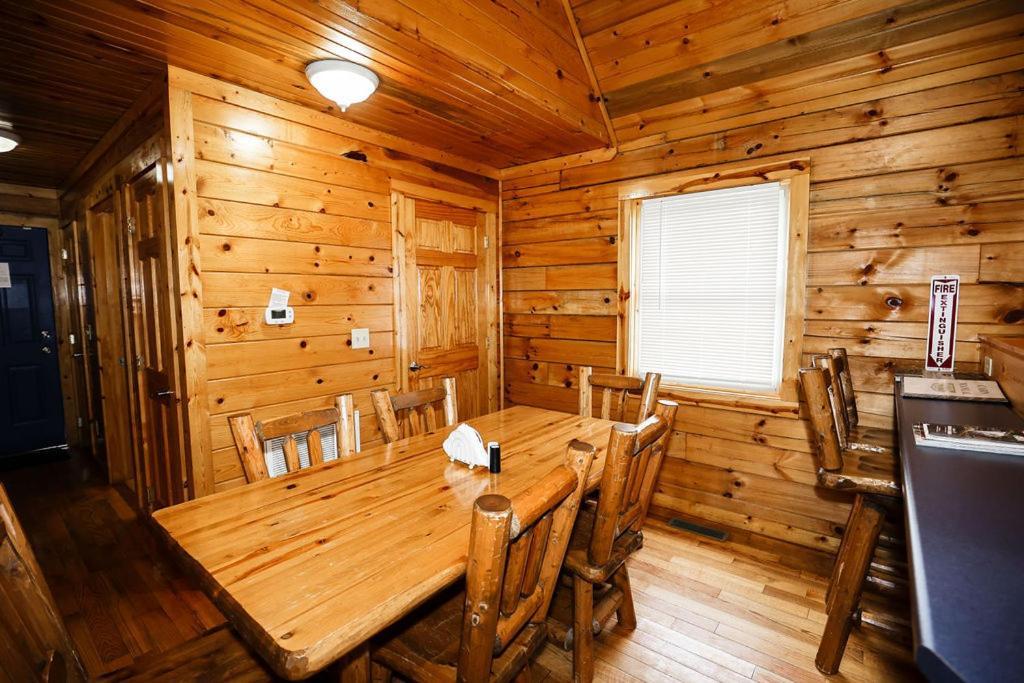 The Cabins At Pine Haven - Beckley Beaver Esterno foto